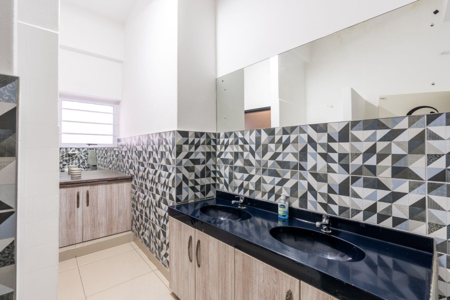 To Let Commercial Property for Rent in Bo Kaap Western Cape